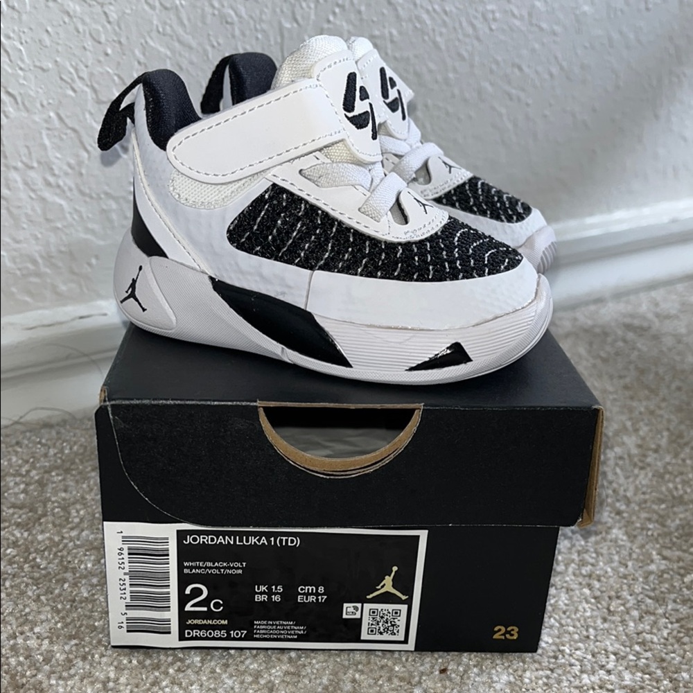 Jordan Luka 1 - Black and White